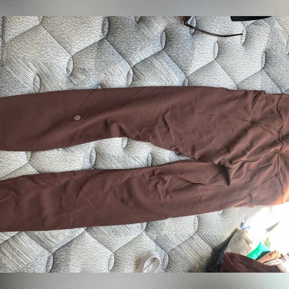 Lululemon Brown wunder train with pockets. Size 4, 25’. - Picture 3 of 3
